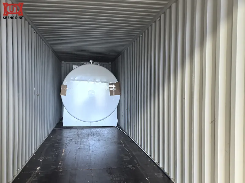 Double-Layer Tank Truck With Refueling Machine For Delivery