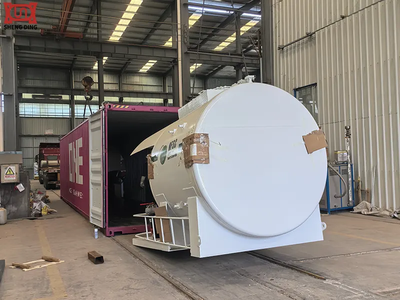 Small Mobile Fuel Station Container Loading and Delivery